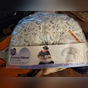 Nursing pillow